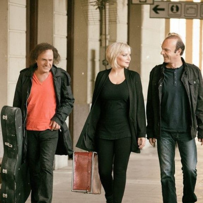 Η παράσταση Εννέα και πέντε, στο θέατρο Τζένη Καρέζη