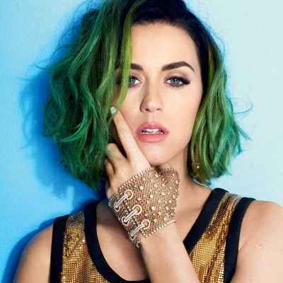 Η Katy Perry μόλις υιοθέτησε ένα από τα πιο hot makeup trends της σεζόν!