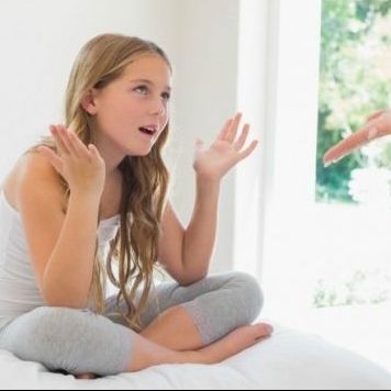 Βγάζουν τα παιδιά σας «γλώσσα»; Τρόποι για να διαχειριστείτε την κατάσταση