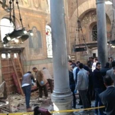 Επίθεση εκκλησία Αίγυπτος: Συγκλονιστικό βίντεο από τη στιγμή της έκρηξης (ΠΡΟΣΟΧΗ! ΣΚΛΗΡΕΣ ΕΙΚΟΝΕΣ)