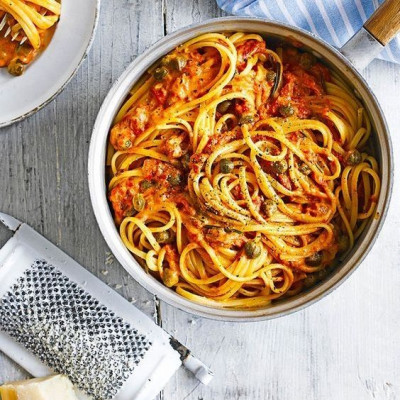 Η πιο εύκολη σάλτσα ντομάτας για τη μακαρονάδα σου!