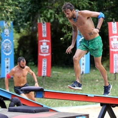 Survivor: Η μεγάλη ανατροπή στον τραυματισμό του Μάριου και η επιστροφή του στο παιχνίδι