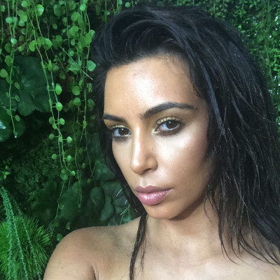 H εμφάνιση της Kim Kardashian στην παραλία και...ο μεγάλος προβληματισμός