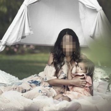 Διάσημη μαμά θηλάζει την 3 ετών κόρη της και διχάζει τους θαυμαστές της