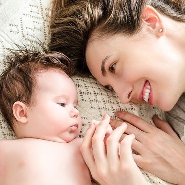 Τι δεν πρέπει να πείτε σε μία μαμά που απέκτησε παιδάκι σε νεαρή ηλικία!