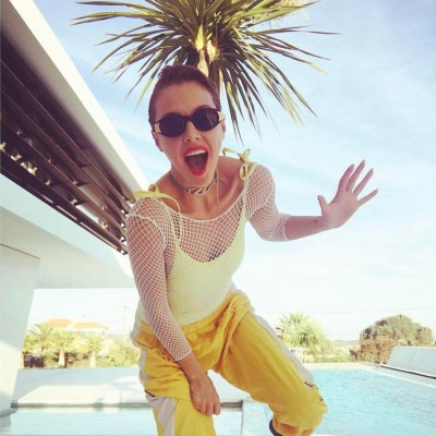 Yπάρχει στυλάτος τρόπος να φορέσεις μια μπλούζα με τον Donald Duck;