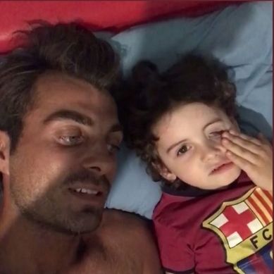 Survivor: Ο γιος του Χανταμπάκη στηρίζει τους Μαχητές (Απολαυστικό βίντεο)
