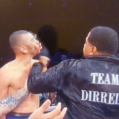 Η πιο σοκαριστική στιγμή στην ιστορία του μποξ μόλις συνέβη και είναι αυτή (ΠΡΟΣΟΧΗ ΣΚΛΗΡΕΣ ΕΙΚΟΝΕΣ)