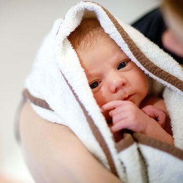 Νέα μέθοδος γέννας θέλει τις γυναίκες να σταματήσουν να σπρώχνουν