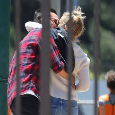 Μετά την ανακοίνωση της σχέσης τους στο κόκκινο χαλί, το διάσημο ζευγάρι στην πρώτη του έξοδο