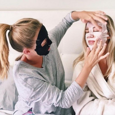 Πώς θα ήταν αν φορούσες 100 sheet μάσκες στο πρόσωπό σου;