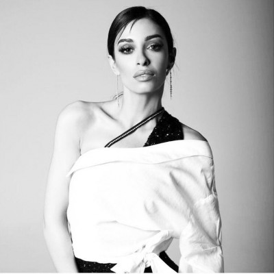 Η Ελένη Φουρέιρα στην παραλία τόσο σέξι όσο... πρέπει!