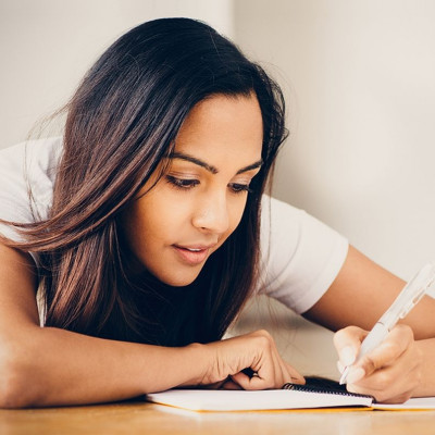 Γράφεις Πανελλήνιες και έχεις αγχωθεί; Με αυτά τα 7 tips θα νιώσεις και πάλι ήρεμη