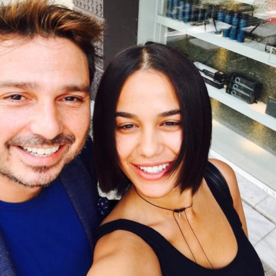 Οι 2 «συμμαθήτριες» σε κομμωτήριο γνωστής αλυσίδας!