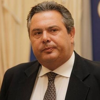 Σοκ από την ανάρτηση Καμμένου: Έβαλε γραβάτα με φαλλούς στο twitter - Τι απαντά ο ίδιος