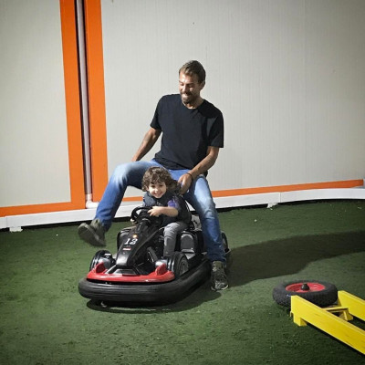 Ο Στέλιος Χανταμπάκης και ο γιος του παίζουν Survivor και ο μικρός Μανώλης κέρδισε τον αγώνα ασυλίας