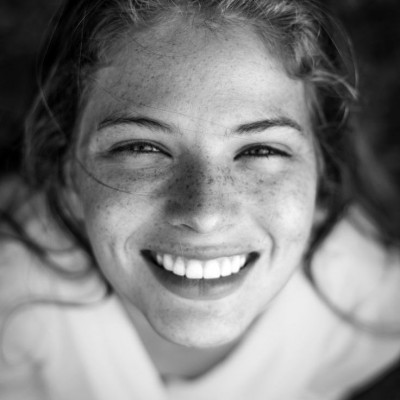 4 ενδείξεις πως βουρτσίζεις λάθος τα δόντια σου