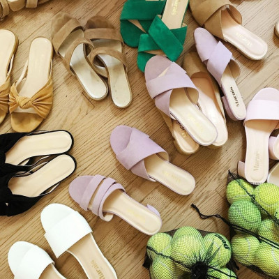 Γιατί όλες οι κοπέλες στο Instagram φοράνε τώρα αυτά τα παπούτσια;