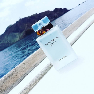 Dolce & Gabbana Light Blue Eau Intense: Απόδραση στο βαθύ μπλε της Μεσογείου