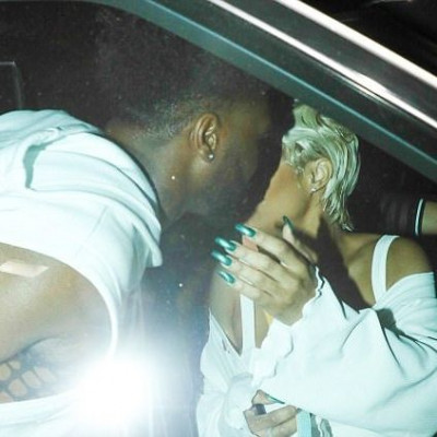 Η απόλυτη εκδίκηση! Η star & το καυτό φίλι της με τον άγνωστο τύπο που θα κάνει τον πρώην έξω φρενών