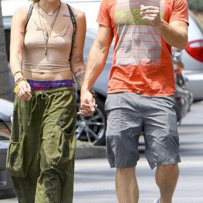 Την πιάσαμε στα πράσα! Η εμφάνιση της star με τον sexy ηθοποιό πρόδωσαν τον νέο έρωτα στο Hollywood