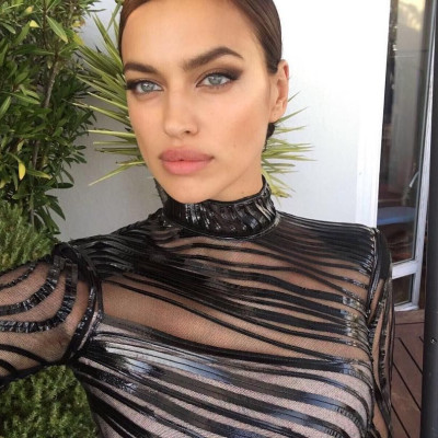 Αυτό είναι το κορμί της Irina Shayk 4 μήνες μετά τον τοκετό. Όλοι εστιάζουν στην κοιλιά της