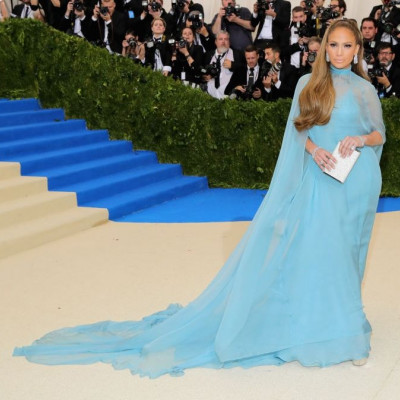 Χρόνια Πολλά J.Lo! Tα 10 πρόσφατα looks της που μας άφησαν με το στόμα ανοιχτό!