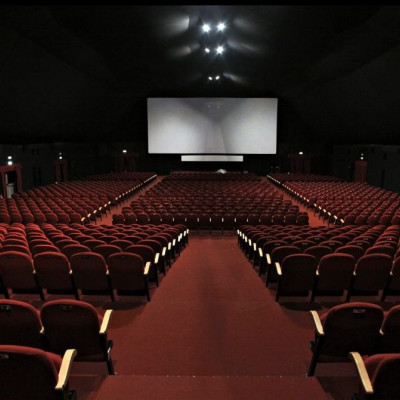 Νέες ταινίες: Το μόνο αγόρι στη Νέα Υόρκη, “Τέλειοι ξένοι” αλά ιταλικά και οικογενειακές σχέσεις