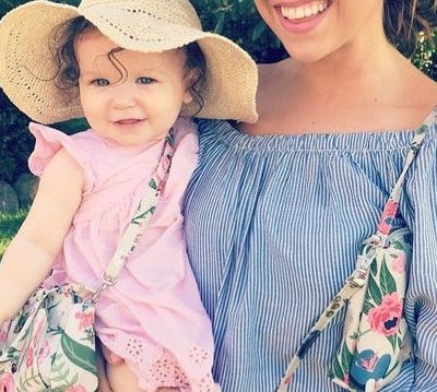 Η κόρη της μεγάλωσε πολύ και είναι μια κούκλα