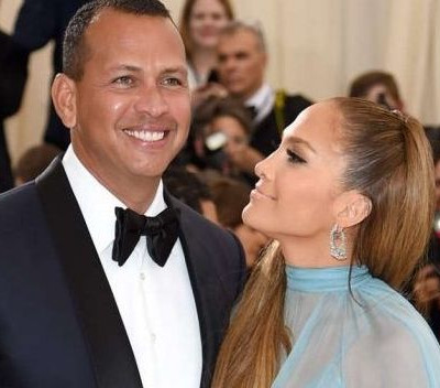 Jennifer Lopez: Η οικογενειακή φωτογραφία με τα δίδυμα και τα παιδιά του συντρόφου της