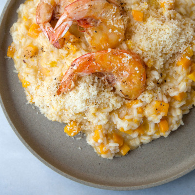 Ριζότο με καστανό ρύζι και γαρίδες για καλοκαιρινά βράδια με την παρέα σου!