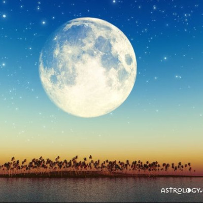 Πανσέληνος - Σεληνιακή Έκλειψη Αυγούστου στον Υδροχόο: Πώς επηρεάζει τα 12 ζώδια;