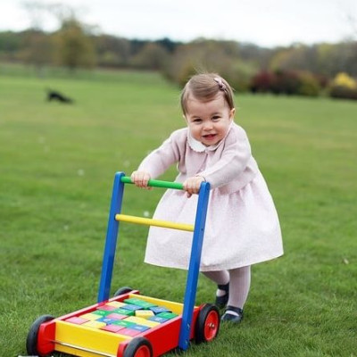 Η ζωή της πριγκίπισσας Charlotte μέσα από 50 φωτογραφίες