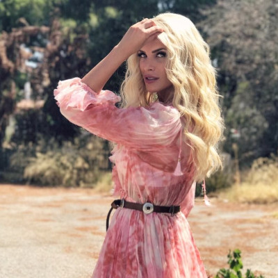 Η Κατερίνα Καινούργιου στο πλοίο της γραμμής με προορισμό τον Πειραιά