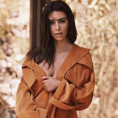 Συγγνώμη αλλά η μέση της Kim Kardashian πότε έγινε τόσο μικροσκοπική;
