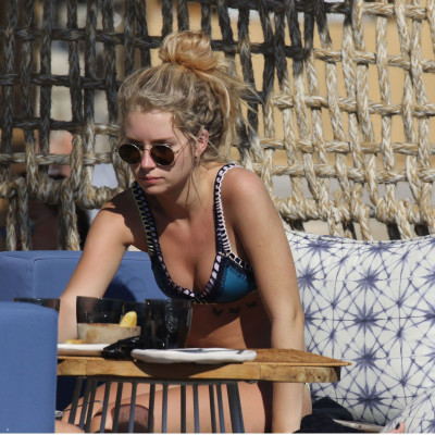 Η αδερφή της Katie Moss στην Μύκονο! Εσύ την είδες;