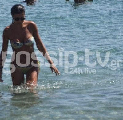 «Τρέλανε» με το απίστευτο κορμί της την Μύκονο