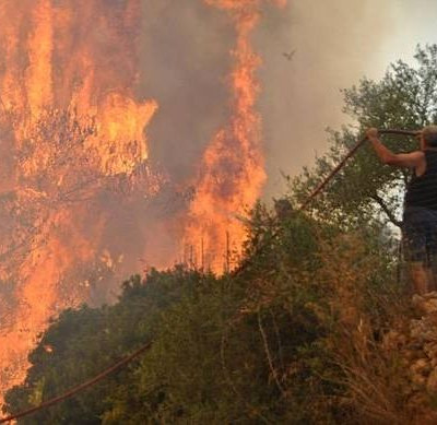 Φωτιά Ζάκυνθος: Μαίνεται η πυρκαγιά στο βορειοδυτικό τμήμα του νησιού