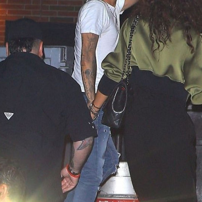 Δυο μήνες μετά την επιβεβαίωση της σχέσης τους, το ζευγάρι έκανε την πρώτη δημόσια εμφάνιση του