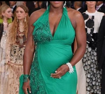 Σε πελάγη ευτυχίας η σταρ και ο σύντροφός της – Κρατούν στην αγκαλιά το πρώτο τους παιδί