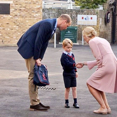 Πρίγκιπας George: Πρώτη μέρα στο σχολείο - Γιατί δεν τον συνόδευσε η μητέρα του (vid + φωτο)