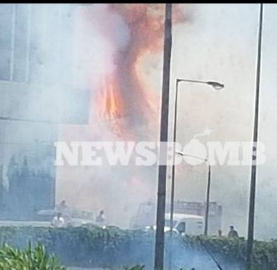 Δείτε live: Φωτιά ΤΩΡΑ στην Εθνική Οδό Αθηνών - Λαμίας (pics+vids)