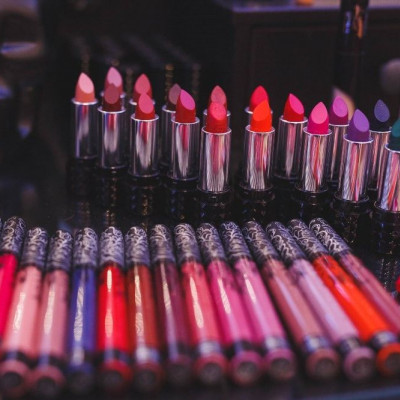 Το πιο ανατρεπτικό και πολυσυζητημένο brand καλλυντικών της KatVonD έρχεται στην Ελλάδα!