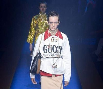 MFW S/S 2018: Στον Οίκο Gucci «πέρασαν» για ακόμα μία φορά στην retro nerdy πλευρά της μόδας