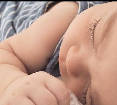 Η νέα φωτογραφία του γιου της 3 μήνες μετά τη γέννησή του που ξετρέλανε το διαδίκτυο. Μεγάλωσε πολύ!