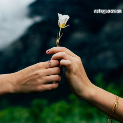 Τι ζητάς από μια ερωτική σχέση ανάλογα με το ζώδιό σου;