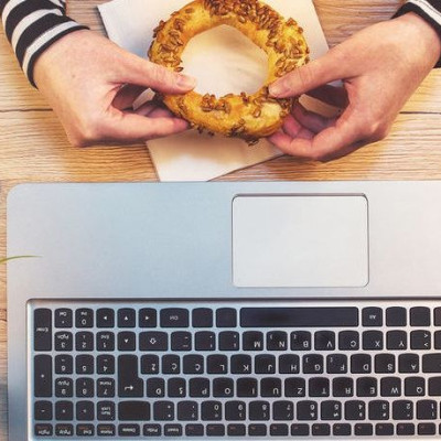 Δεκατιανό στο γραφείο. Και τώρα τι τρώμε;