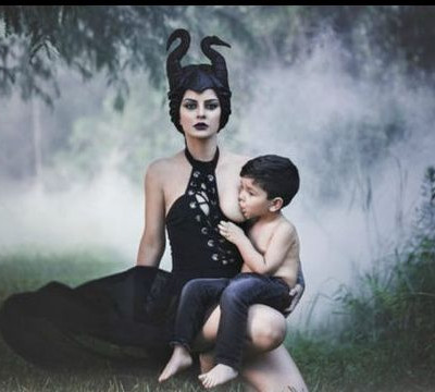 Φωτογραφήθηκε ως Maleficent θηλάζοντας το γιο της και οι φώτο της έγιναν viral (pics)
