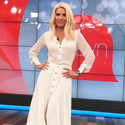 Ανυποχώρητη η Ελένη Μενεγάκη με την Τάνια Ιακωβίδου – Τι ζητά η παρουσιάστρια