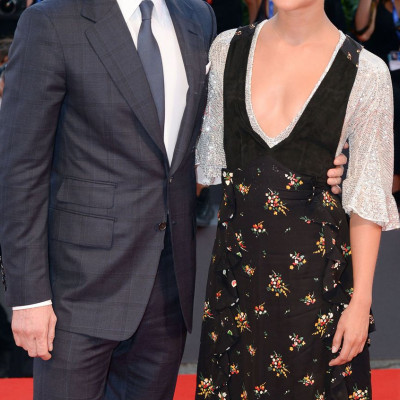 «Kάτω από την μύτη μας»: Το διάσημο ζευγάρι παντρεύτηκε και δεν πήραμε χαμπάρι